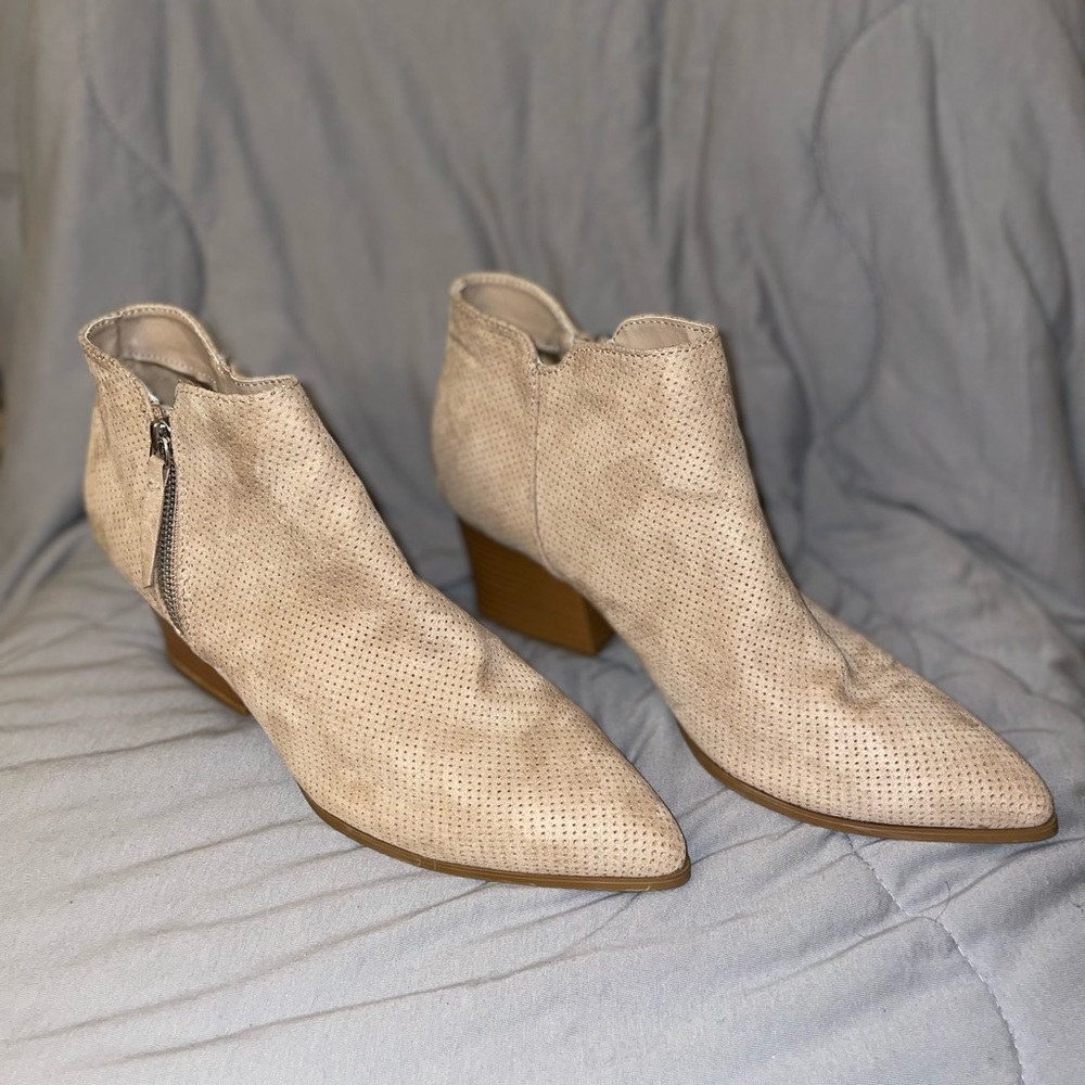 Downsizing Sale: Brand New Tan Ankle Booties - Sz 10W